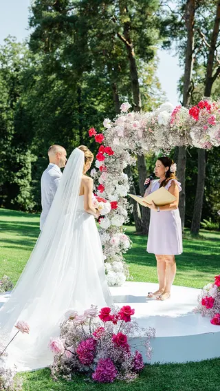 Svatba na místě Zámek Bon Repos, příspěvek @luckywedding.cz z roku 2024