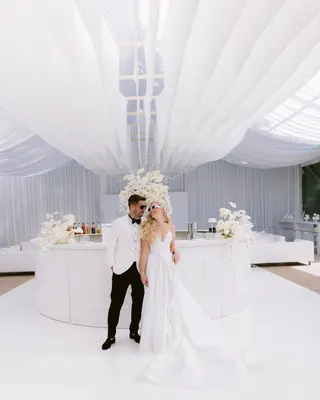 Svatba na místě Zámek Bon Repos, příspěvek @boutiqueweddingsprague z roku 2024