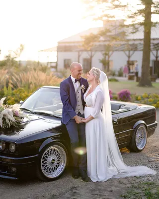 Svatba na místě Kocanda Kravsko, příspěvek @jindrichnejedlyphotography z roku 2021 (2. fotografie)
