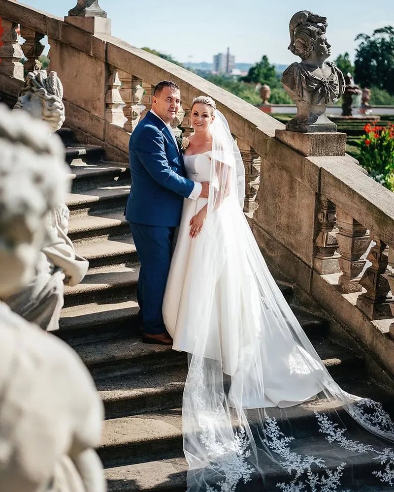Svatba na místě Trojský zámek, příspěvek @svatebni.guru z roku 2025
