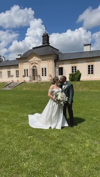 Svatba na místě Zámek Bon Repos, příspěvek @bestsvatby z roku 2025