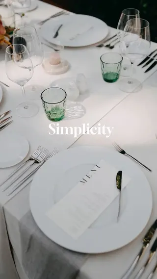Svatba na místě Zámek Niměřice, příspěvek @sweetchicweddings z roku 2025