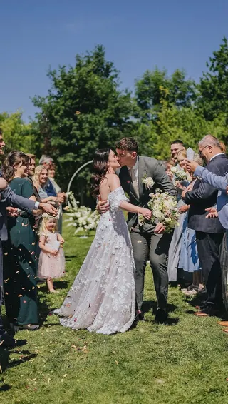 Svatba na místě Samota Pierre, příspěvek @novelin.weddings z roku 2025