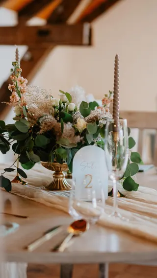 Svatba na místě Dvůr Perlová voda, příspěvek @bohemian_weddings z roku 2025 (2. fotografie)
