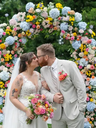 Svatba na místě Villa Dom Carli, příspěvek @royalweddingbykate z roku 2025