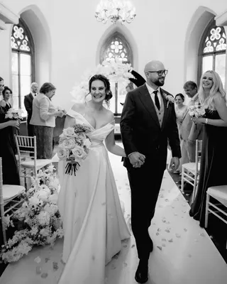Svatba na místě Château St. Havel, příspěvek @kpweddingdesign z roku 2025