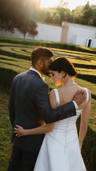 Svatba na místě Trojský zámek, příspěvek @juliemayweddings z roku 2026
