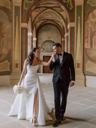 Svatba na místě Ledebourská zahrada, příspěvek @sweetchicweddings z roku 2026