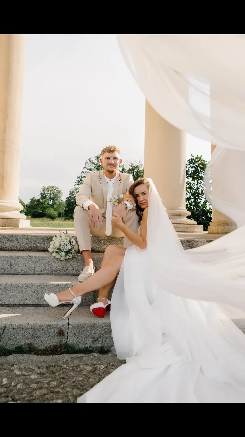 Svatba na místě Vinařství Obelisk, příspěvek @sierraweddingscz z roku 2026
