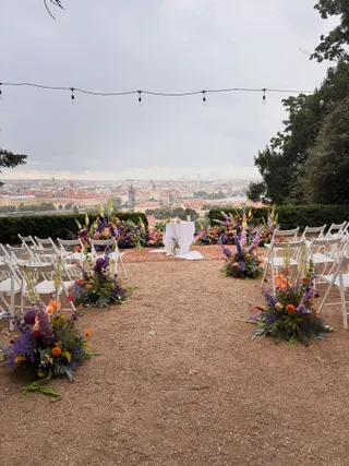 Svatba na místě Villa Richter, příspěvek @boys.and.roses z roku 2026