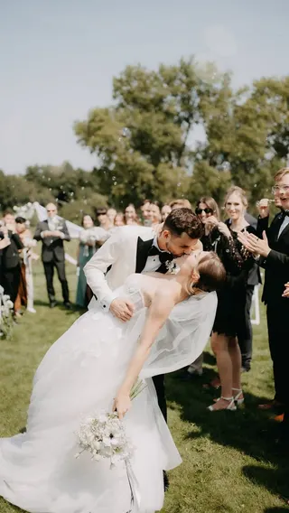 Svatba na místě Stodola PROST, příspěvek @teakohic z roku 2026