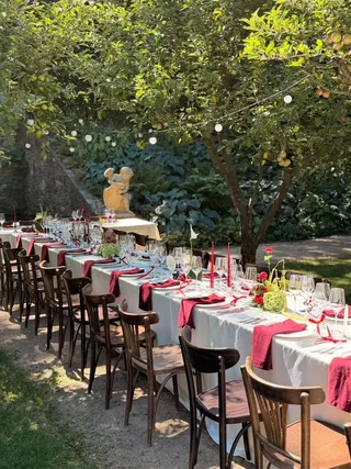 Svatba na místě Savoia Castle, příspěvek @sierraweddingscz z roku 2026