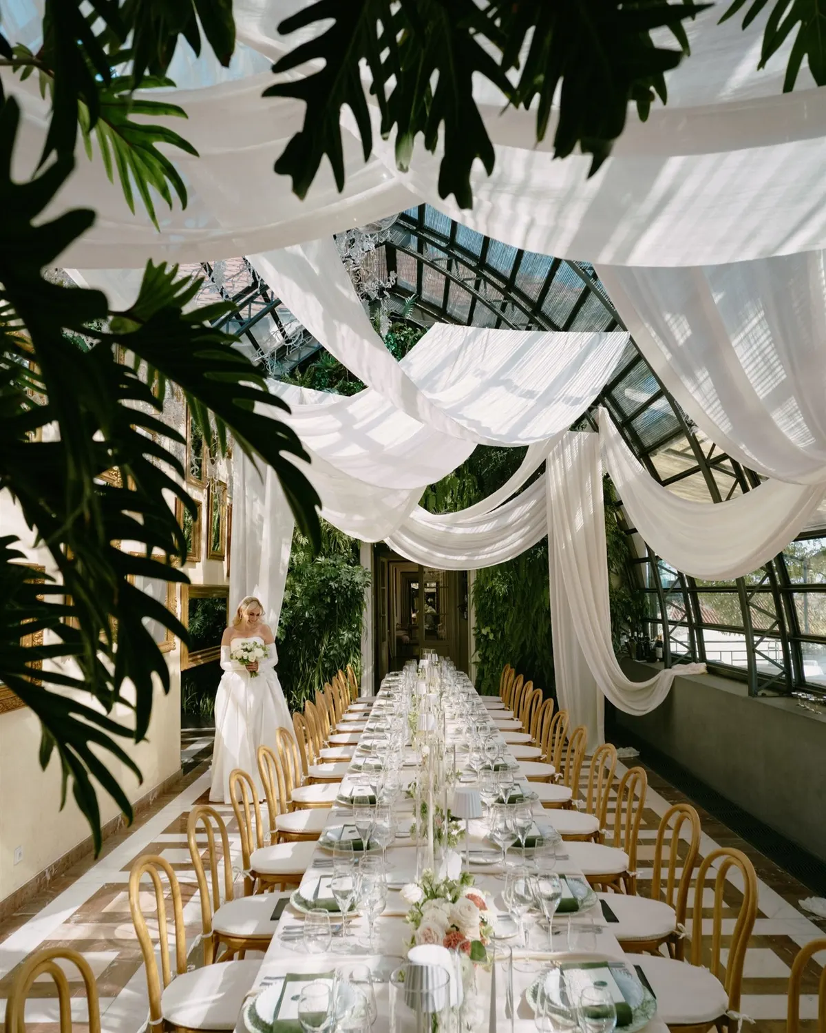 Z portfolia – Villa Richter, Praha (Lucie Holá Weddings)