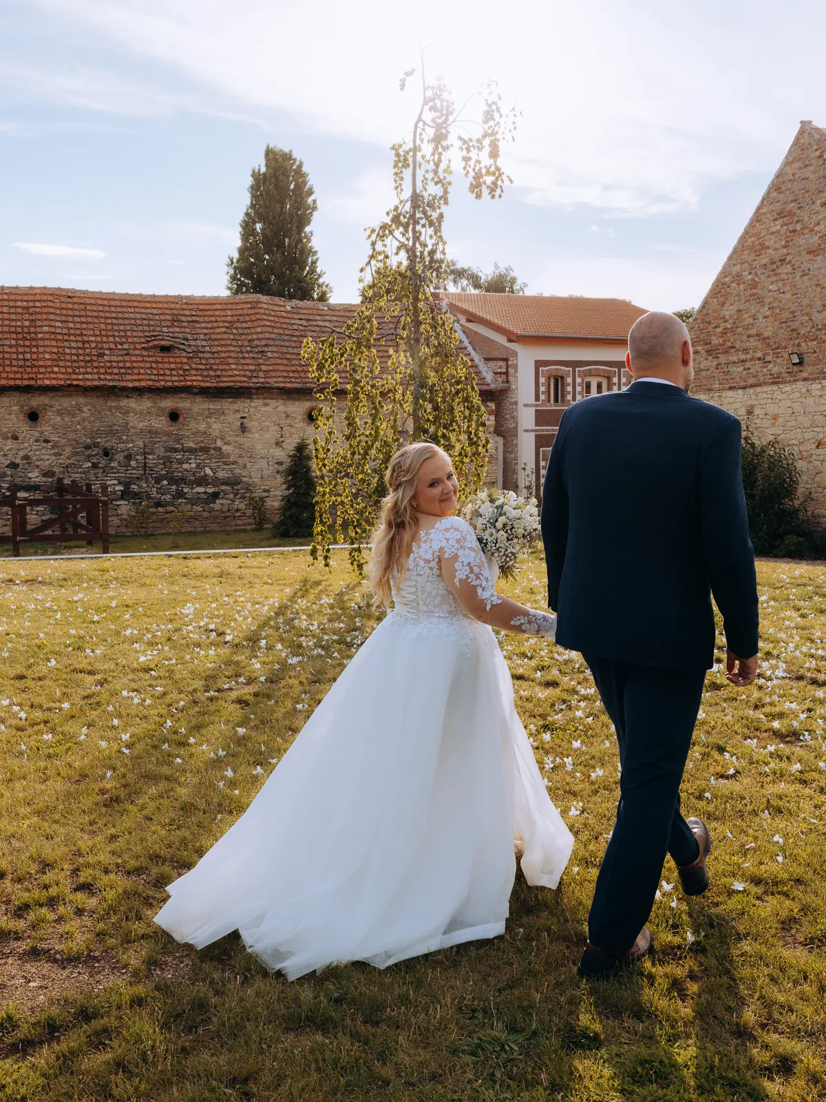Novomanželé – Statek Pazderna, Tuchoměřice (2. fotografie)