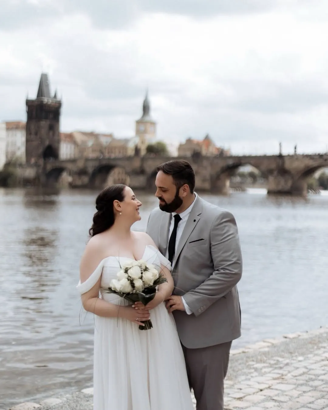 Novomanželé – Vrtbovská zahrada, Praha (COSMOPOLITES' Wedding)