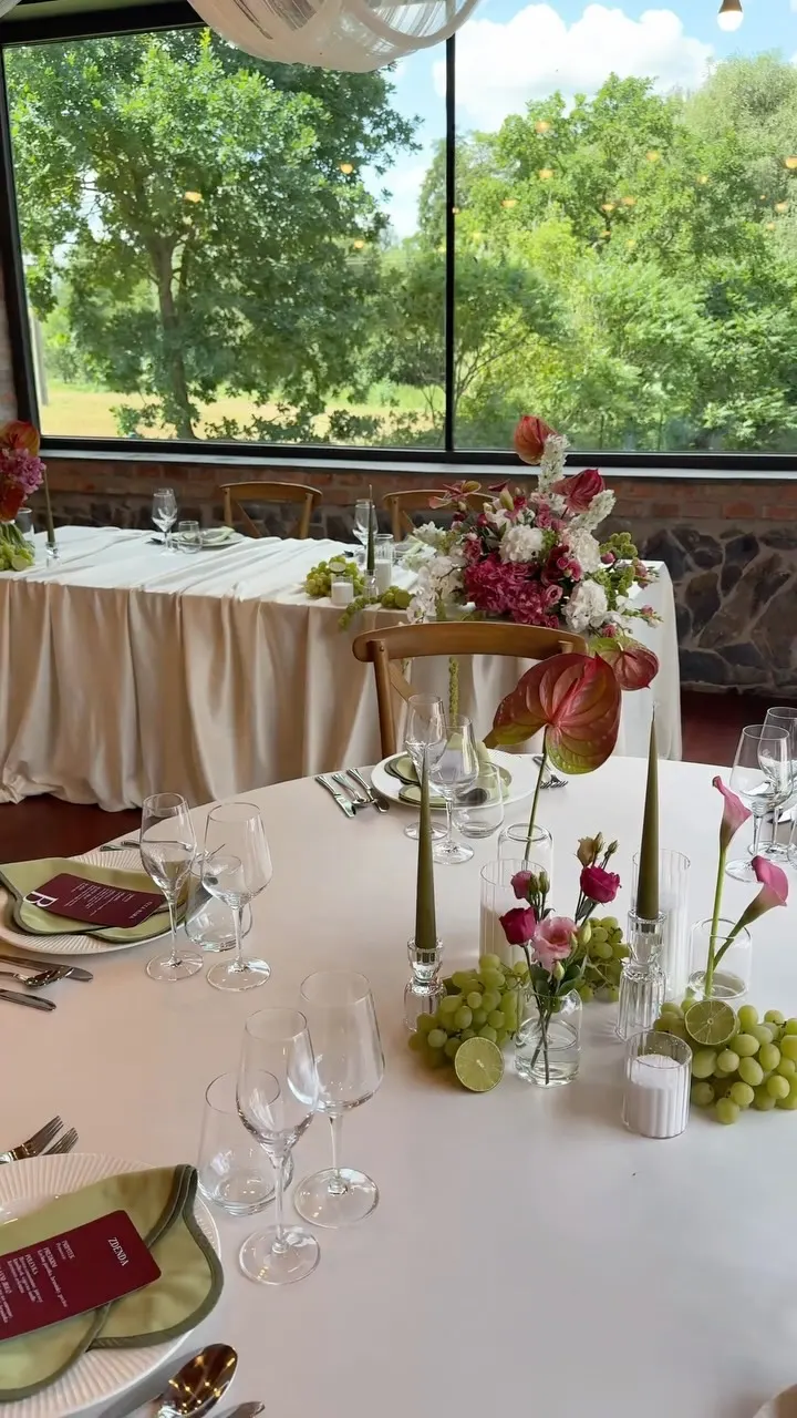 Prostřená tabule – z portfolia: Pro Lásku Events