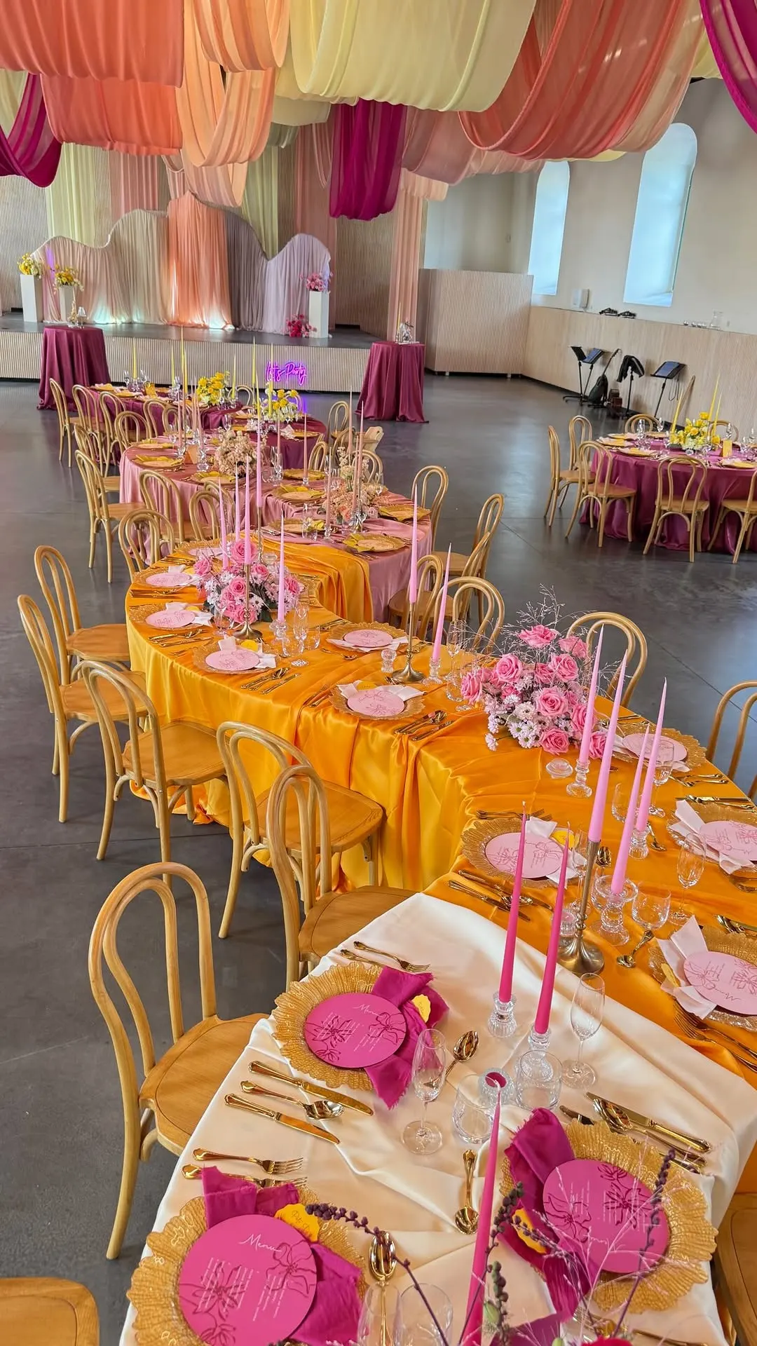 Ze svatebního portfolia: Wedding Factory (2026, 2. fotografie)