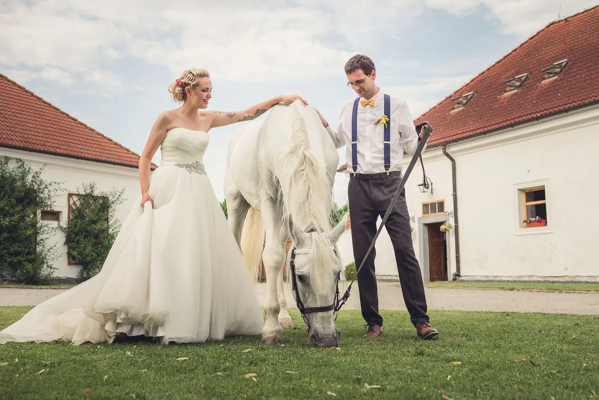 Novomanželé – Statek Benice, Chrášťany